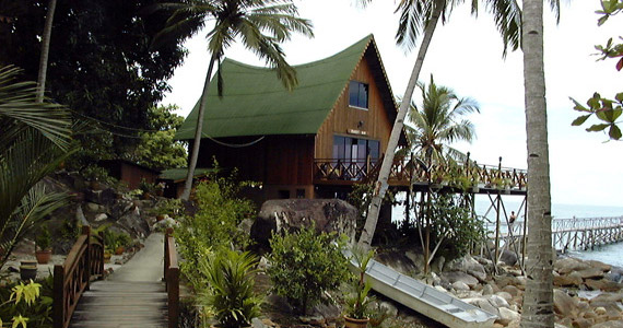 Die Sunset Bar auf Minang Cove Resort