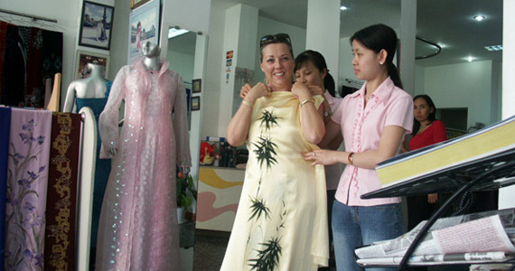 Katharina beim Schneider